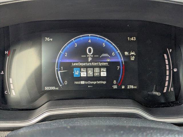 Used 2024 Toyota Corolla Cross XLE image 11