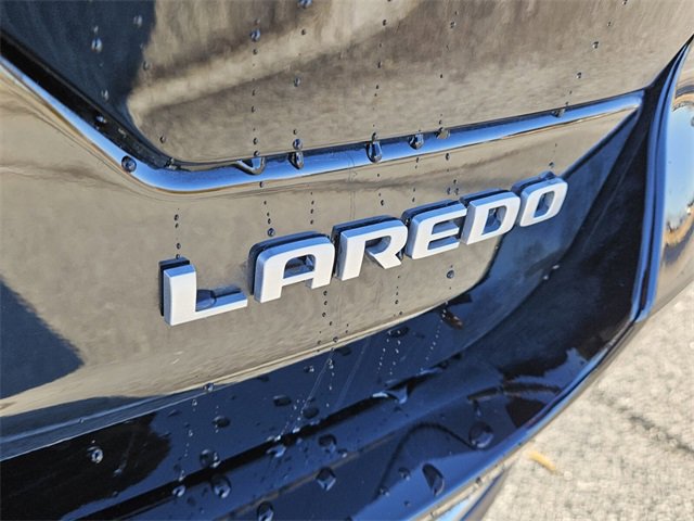Used 2025 Jeep Grand Cherokee Laredo image 11