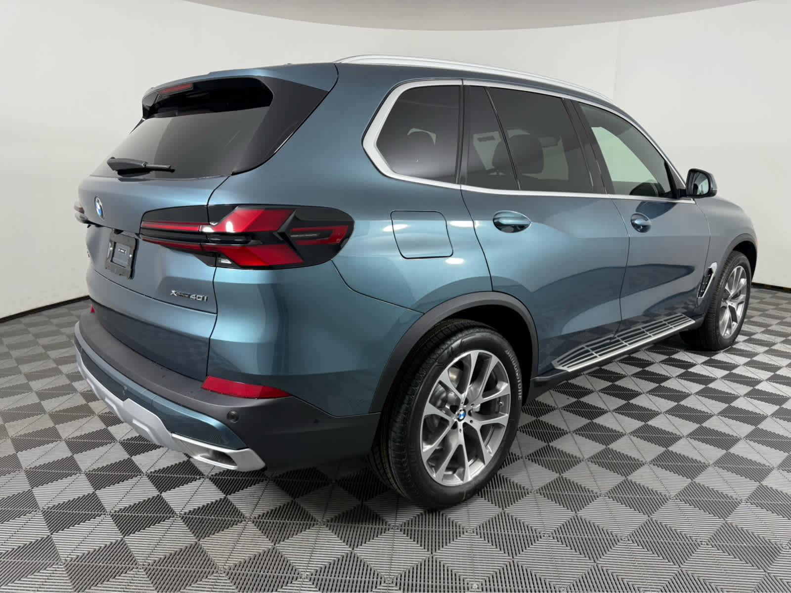 New 2026 BMW X5 xDrive40i w/ Climate Comfort Package image 4