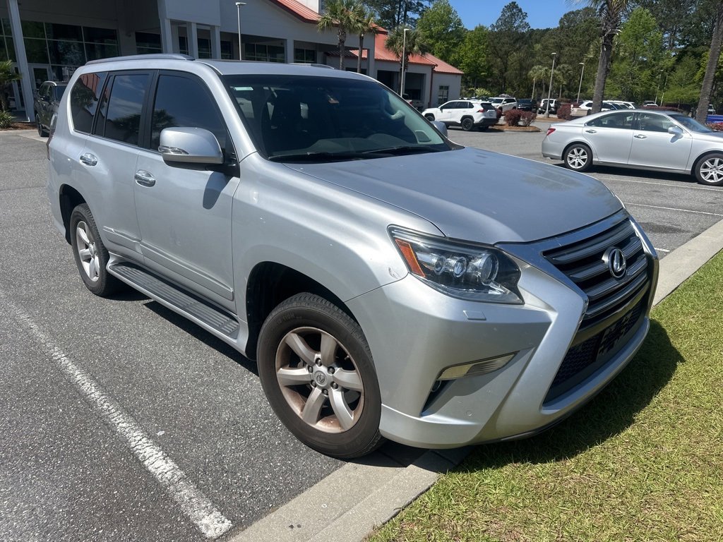 Used 2017 Lexus GX 460 Premium w/ Premium Package image 2