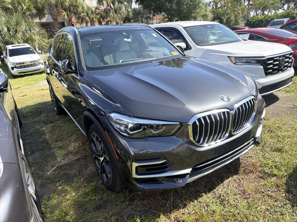 Used 2023 BMW X5 sDrive40i w/ Premium Package RWD image 1