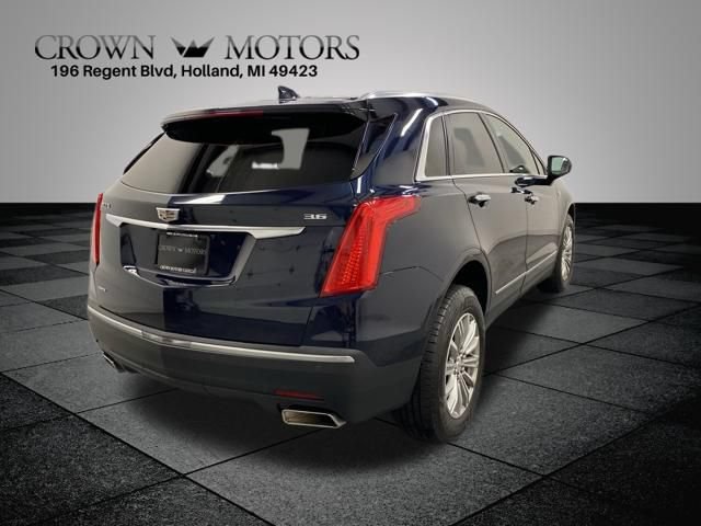 Used 2017 Cadillac XT5 Luxury w/ Driver Awareness Package AWD/4WD image 6