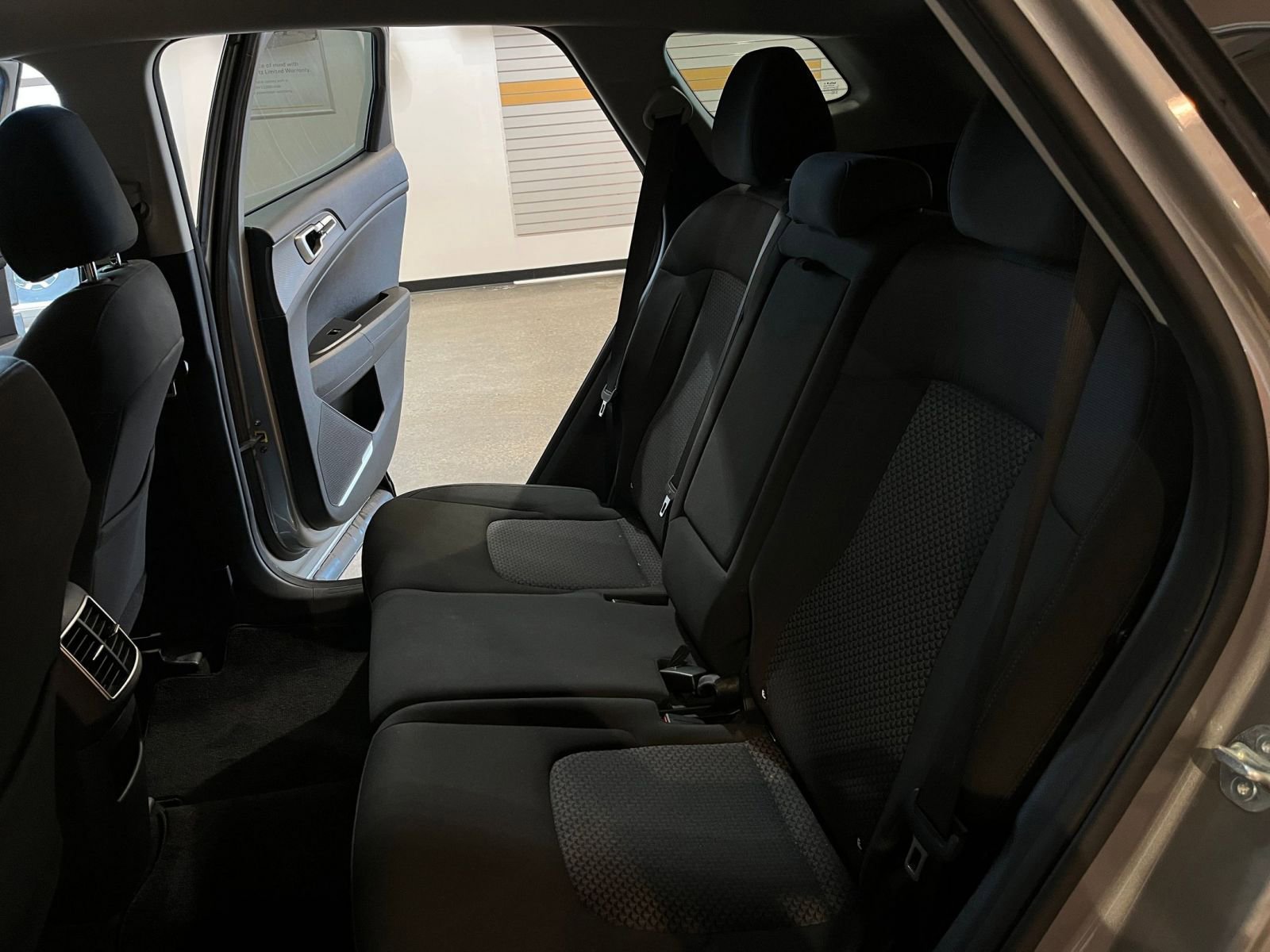 Used 2025 Kia Sportage LX image 39