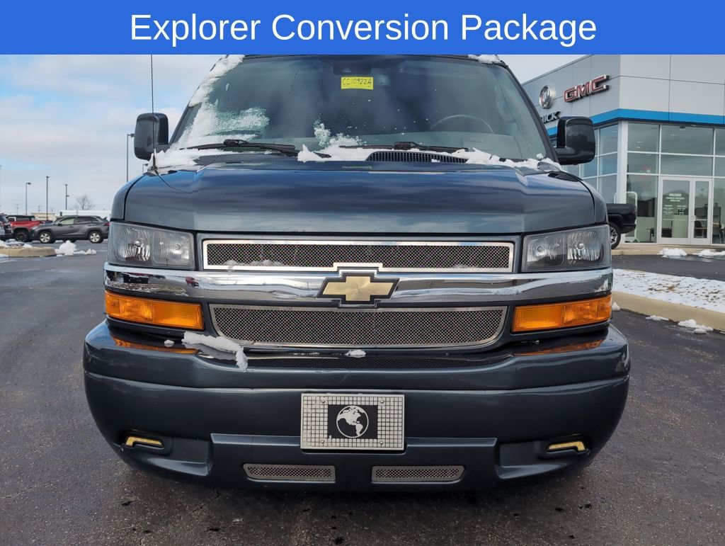 Used 2019 Chevrolet Express 2500 image 2