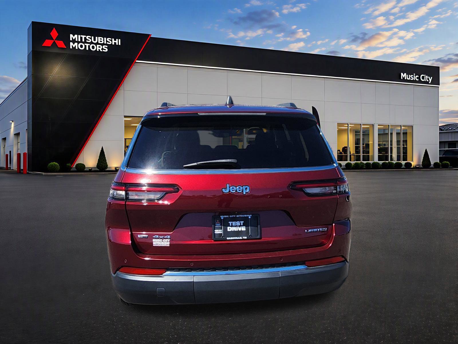 Used 2021 Jeep Grand Cherokee L Limited AWD/4WD image 5