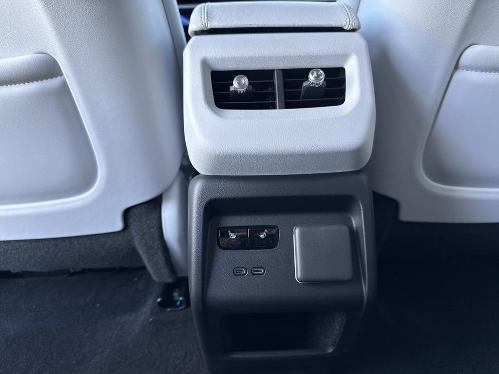 New 2026 Cadillac Optiq Luxury 2 image 16