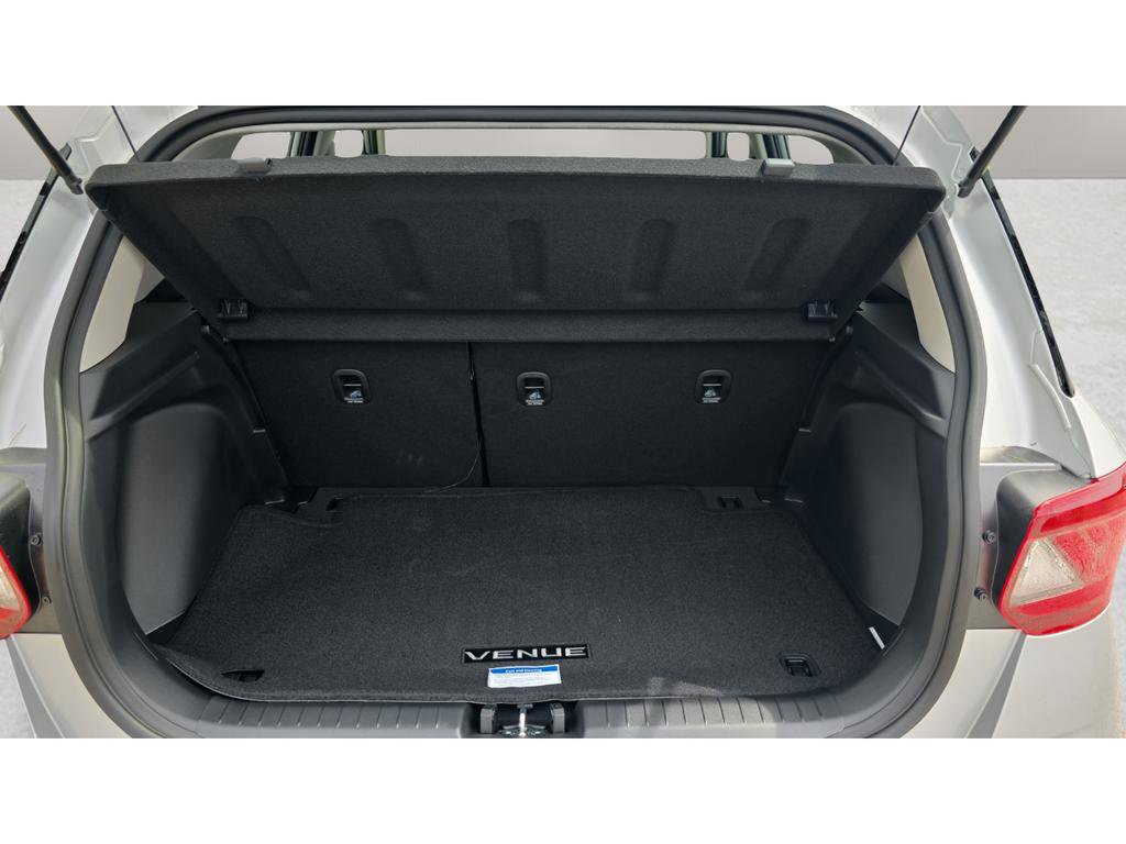 New 2026 Hyundai Venue SEL FWD image 9