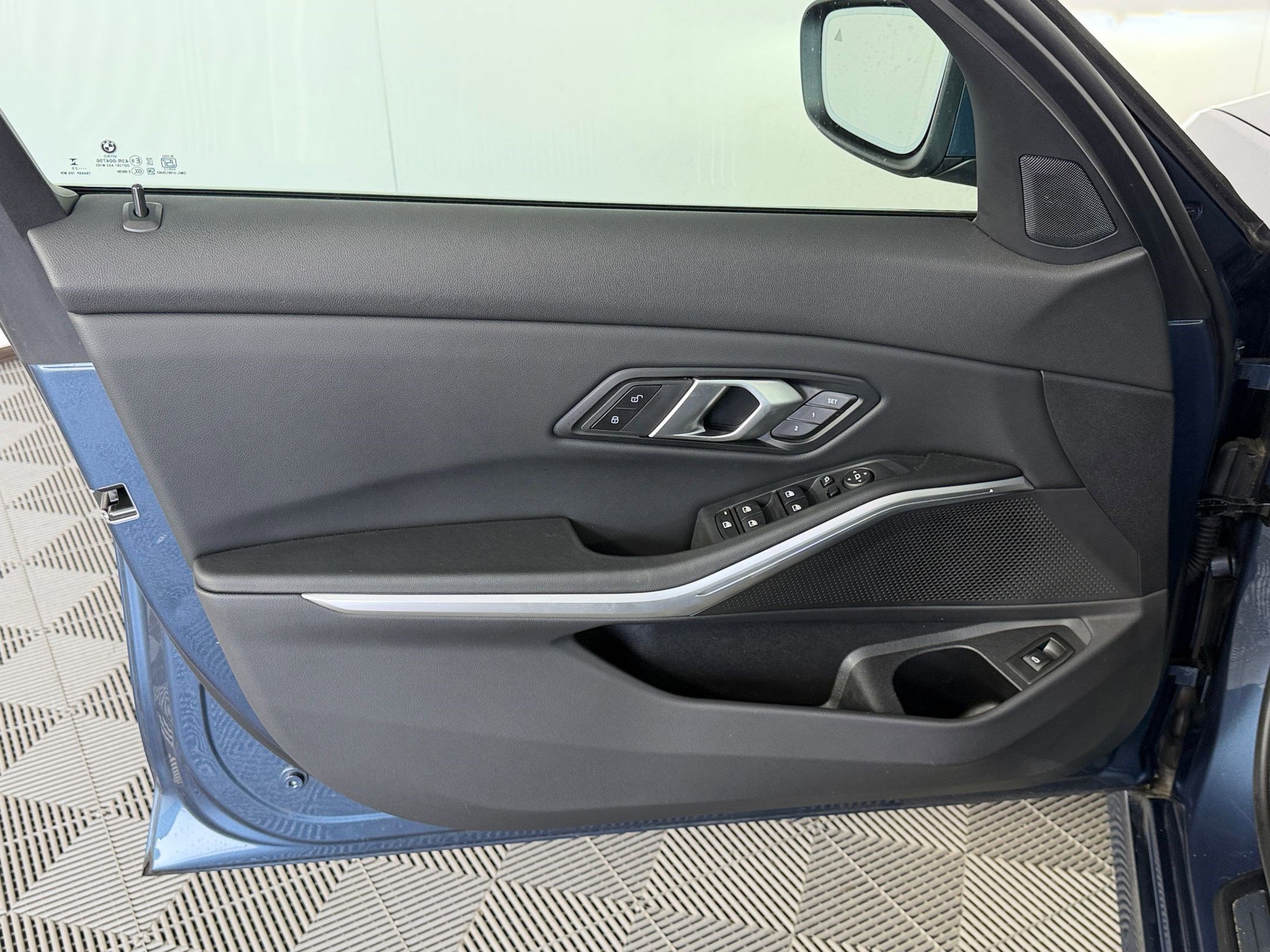 Used 2025 BMW 330i Sedan RWD image 12