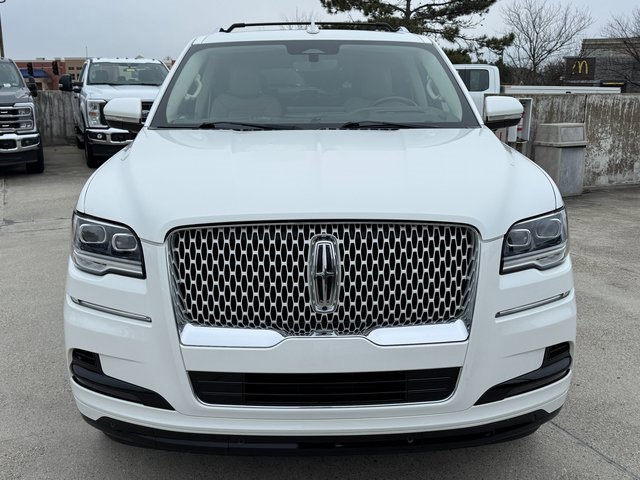 Used 2022 Lincoln Navigator L Reserve image 2