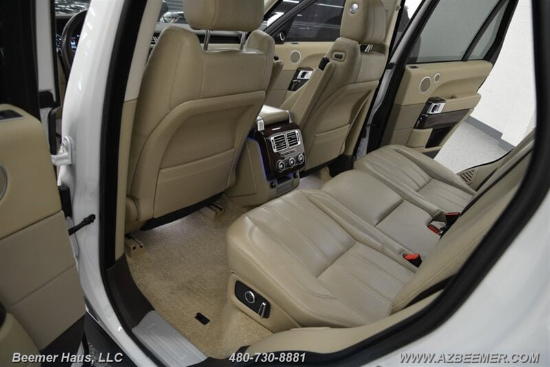 Used 2017 Land Rover Range Rover HSE image 30