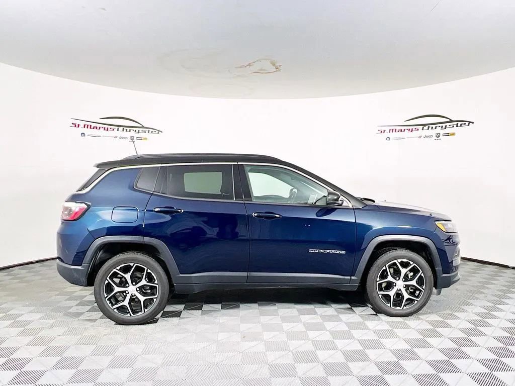 Used 2024 Jeep Compass Limited image 9