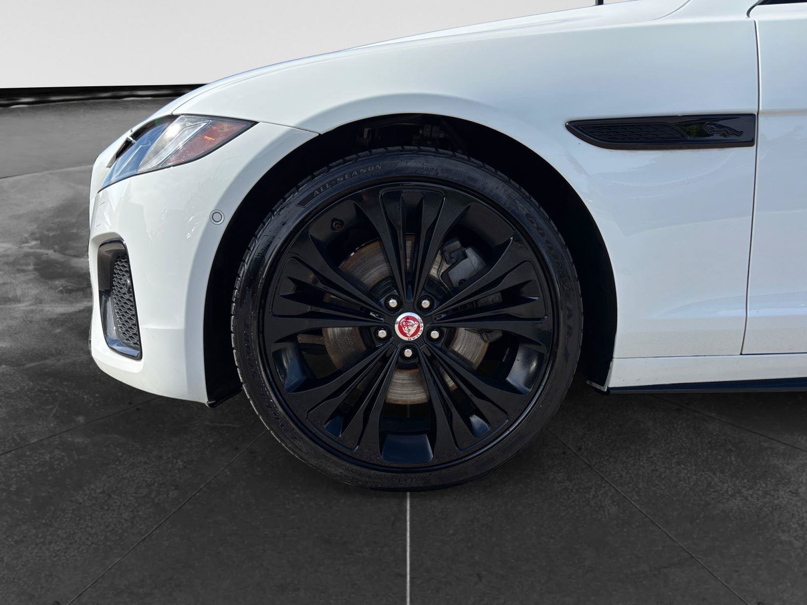 Used 2021 Jaguar XF R-Dynamic SE AWD/4WD image 10
