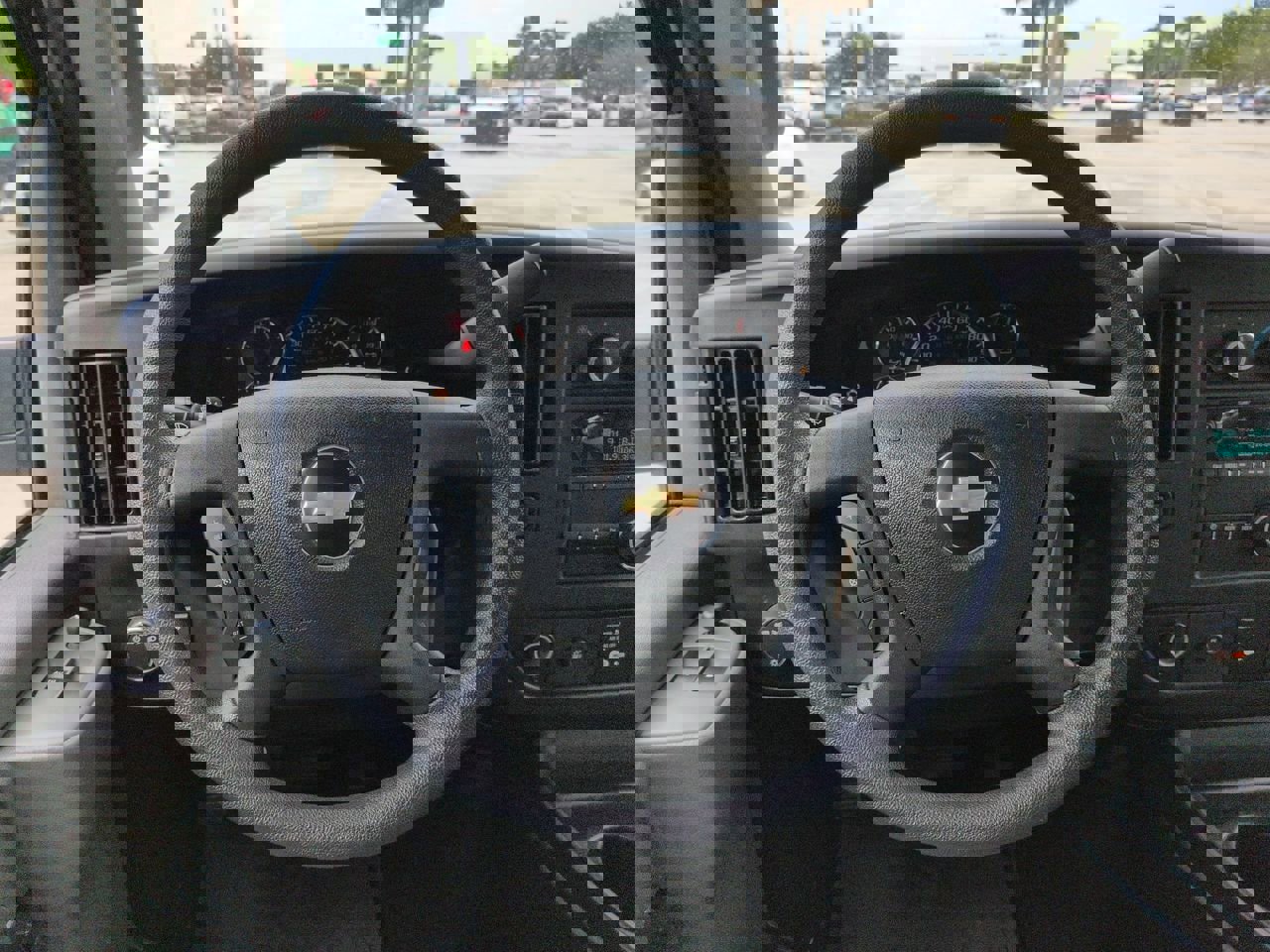 Used 2019 Chevrolet Express 3500 LT w/ LT Preferred Equipment Group image 10