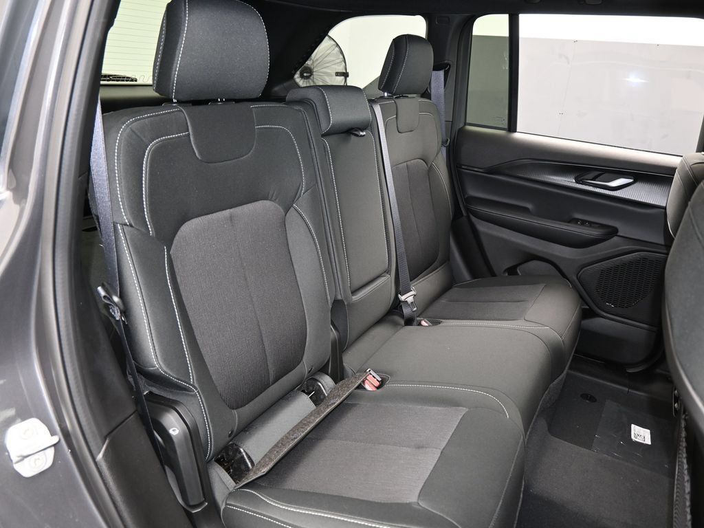 New 2026 Jeep Grand Cherokee Laredo X AWD/4WD image 41