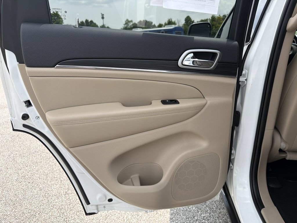 Used 2021 Jeep Grand Cherokee Limited w/ Premium Lighting Group AWD/4WD image 22