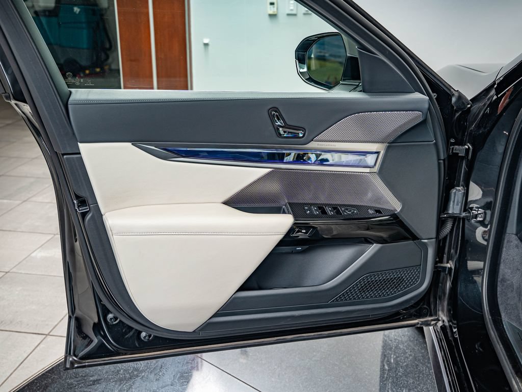 Used 2024 BMW i7 eDrive50 RWD image 19