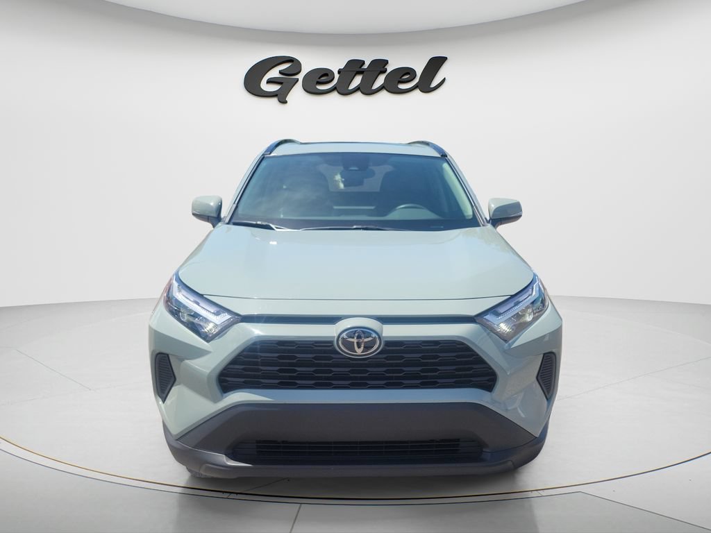 Used 2023 Toyota RAV4 XLE w/ Convenience Package FWD image 2