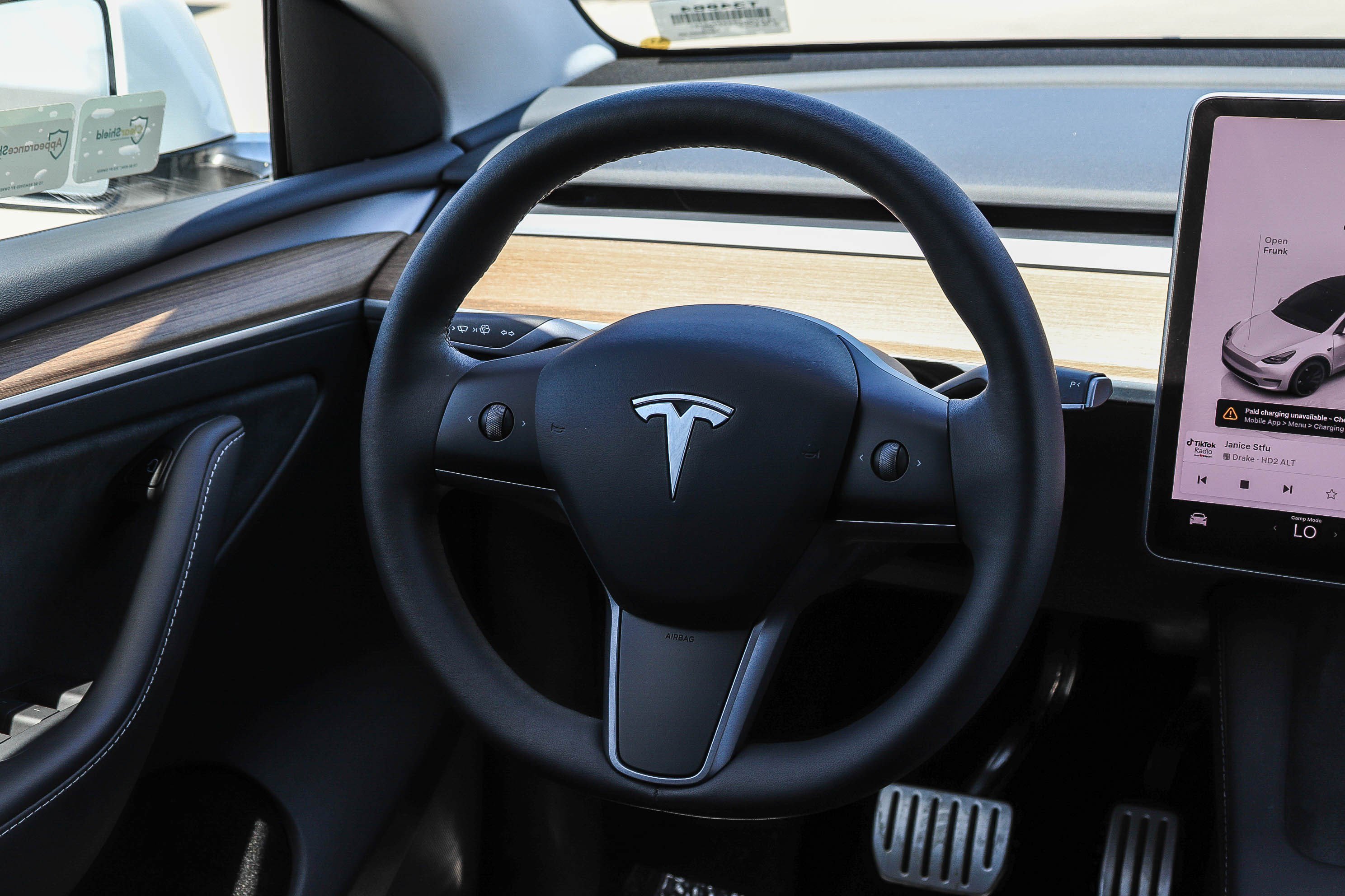 Used 2023 Tesla Model Y Performance AWD/4WD image 16