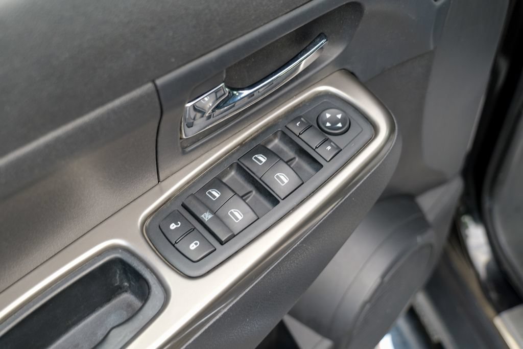 Used 2011 Jeep Liberty Limited w/ Chrome Accents Group AWD/4WD image 18