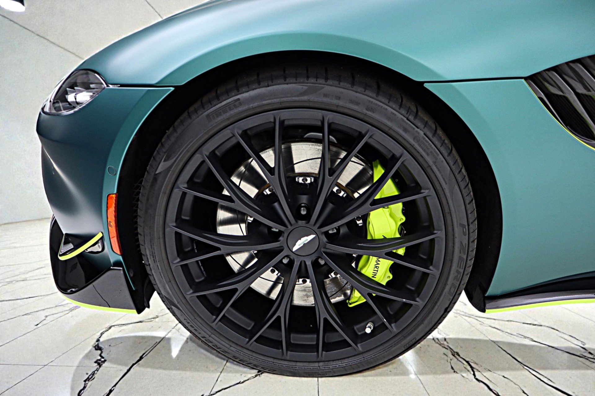 Used 2023 Aston Martin V8 Vantage Coupe image 52