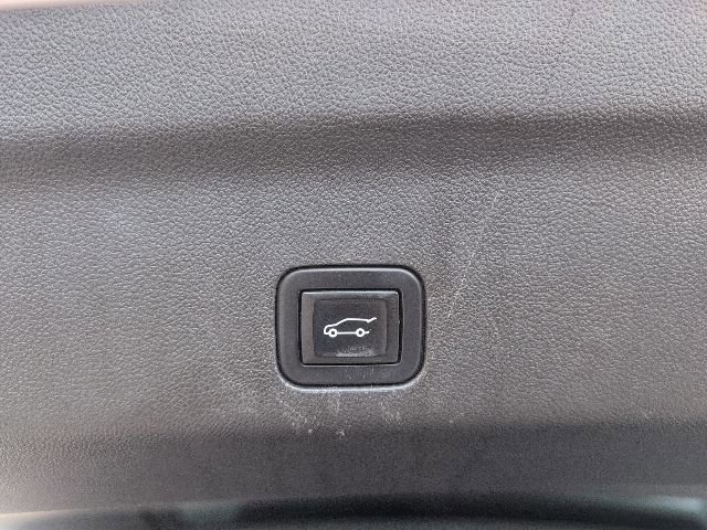 Used 2023 Chevrolet Tahoe Z71 w/ Luxury Package image 44