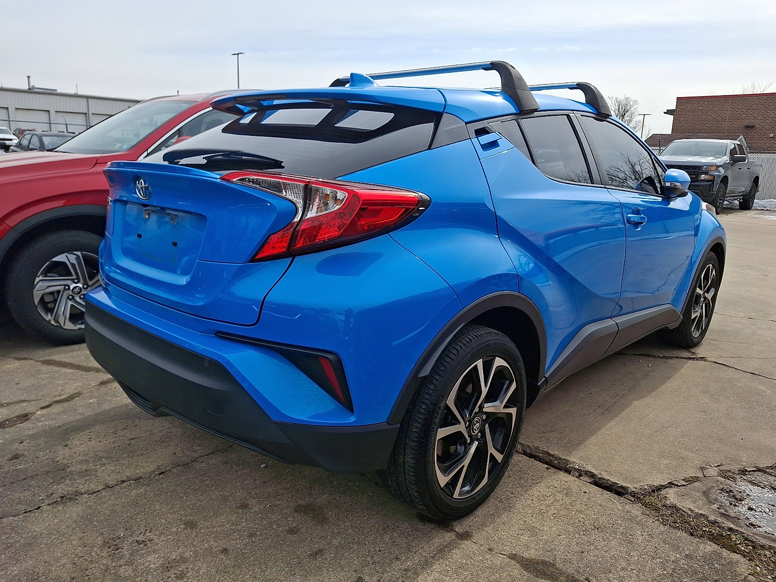 Used 2019 Toyota C-HR XLE image 10