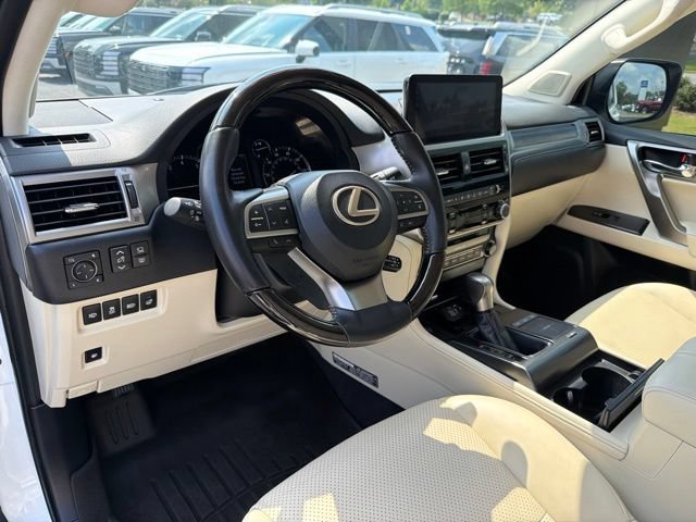 Used 2023 Lexus GX 460 Luxury w/ Sport Design Package AWD/4WD image 11