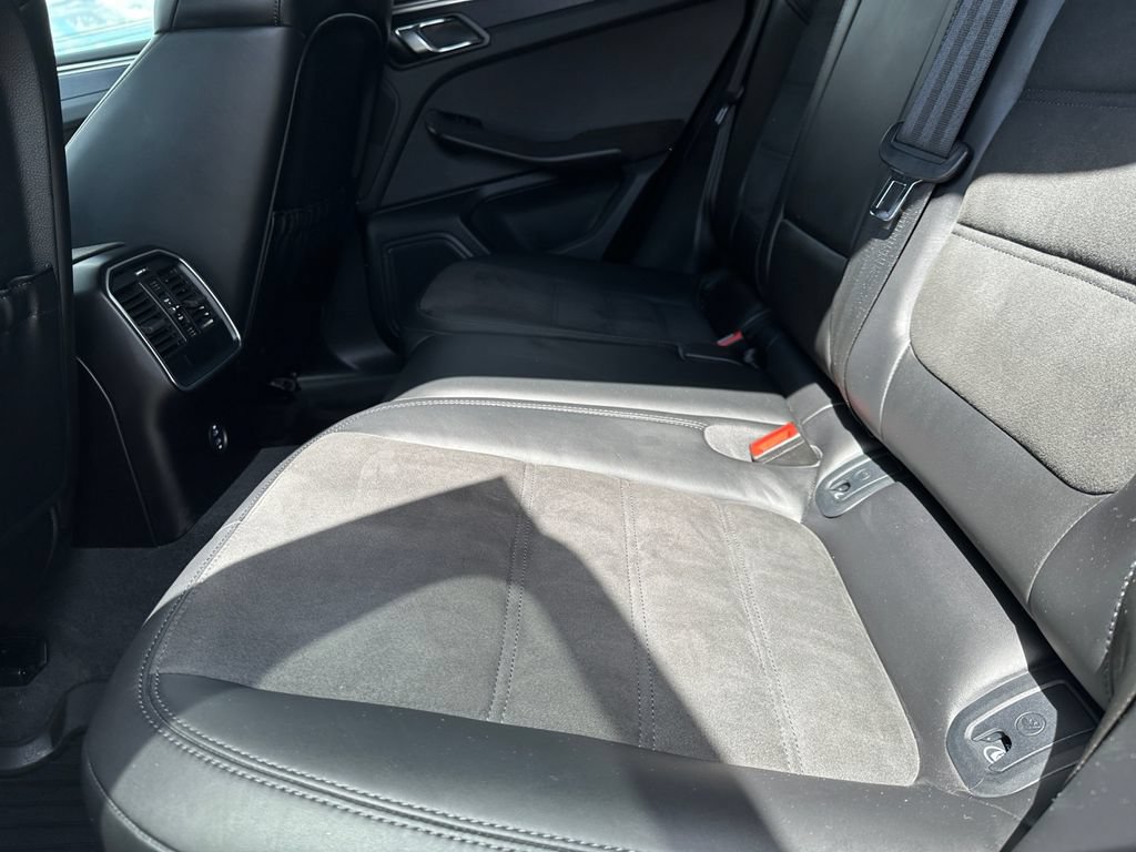 Used 2022 Porsche Macan GTS AWD/4WD image 18