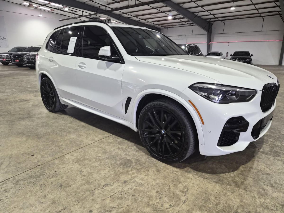 Used 2023 BMW X5 xDrive40i w/ M Sport Package AWD/4WD image 8