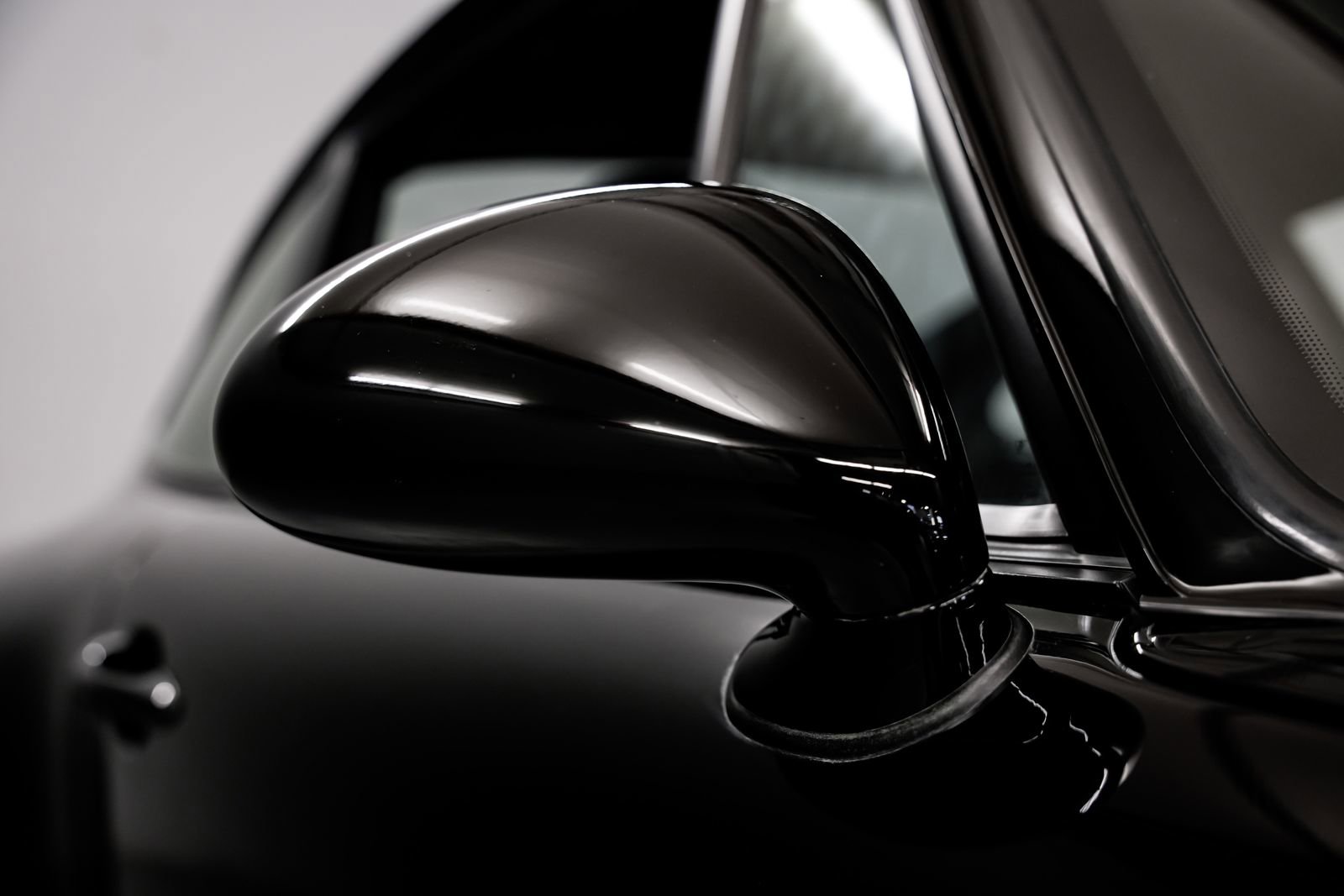 Used 1995 Porsche 911 Carrera RWD image 38