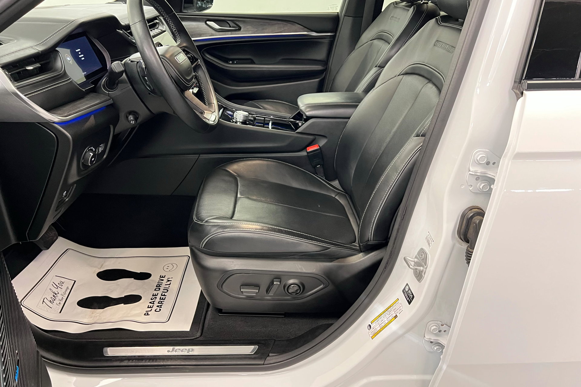 Certified 2022 Jeep Grand Cherokee Overland image 17