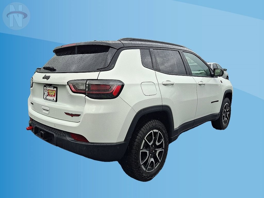Used 2025 Jeep Compass Trailhawk w/ Trailhawk Elite Group AWD/4WD image 12