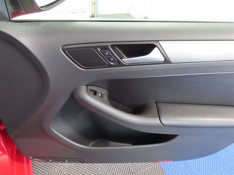 Used 2014 Volkswagen Jetta TDI FWD image 32
