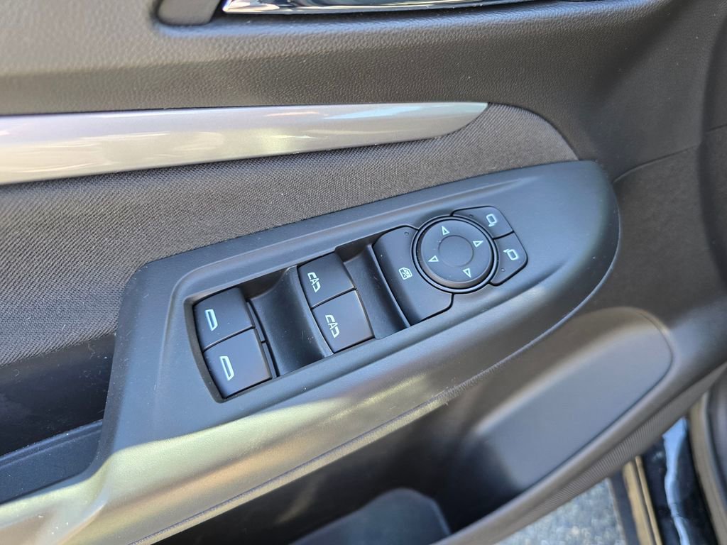 Used 2023 Chevrolet Bolt EUV LT w/ Comfort Package FWD image 24