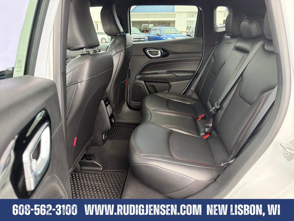 Used 2025 Jeep Compass Trailhawk AWD/4WD image 23