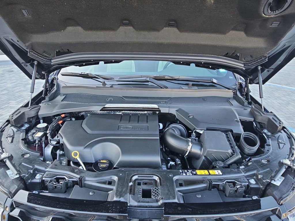 New 2026 Land Rover Discovery Sport Landmark image 30