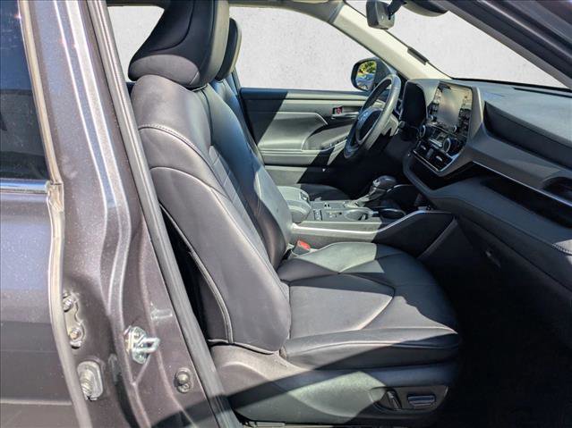 Used 2022 Toyota Highlander XLE image 22