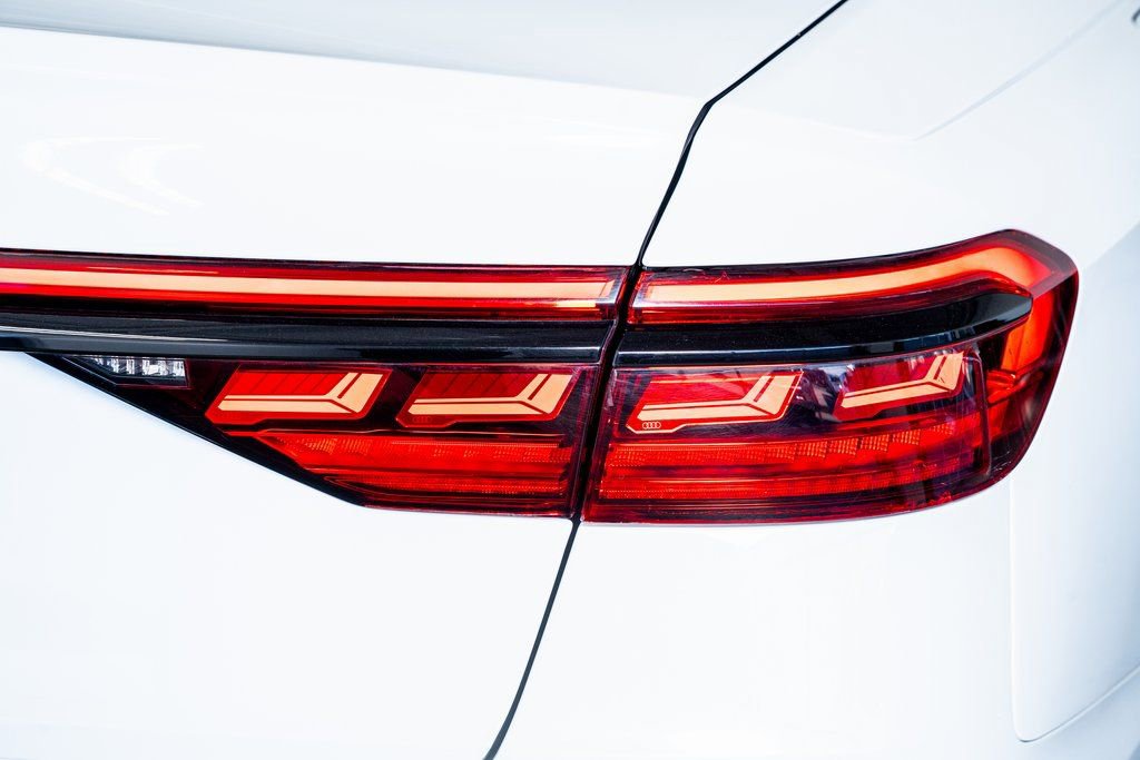 Used 2020 Audi S8 L w/ S8 Executive Package image 28