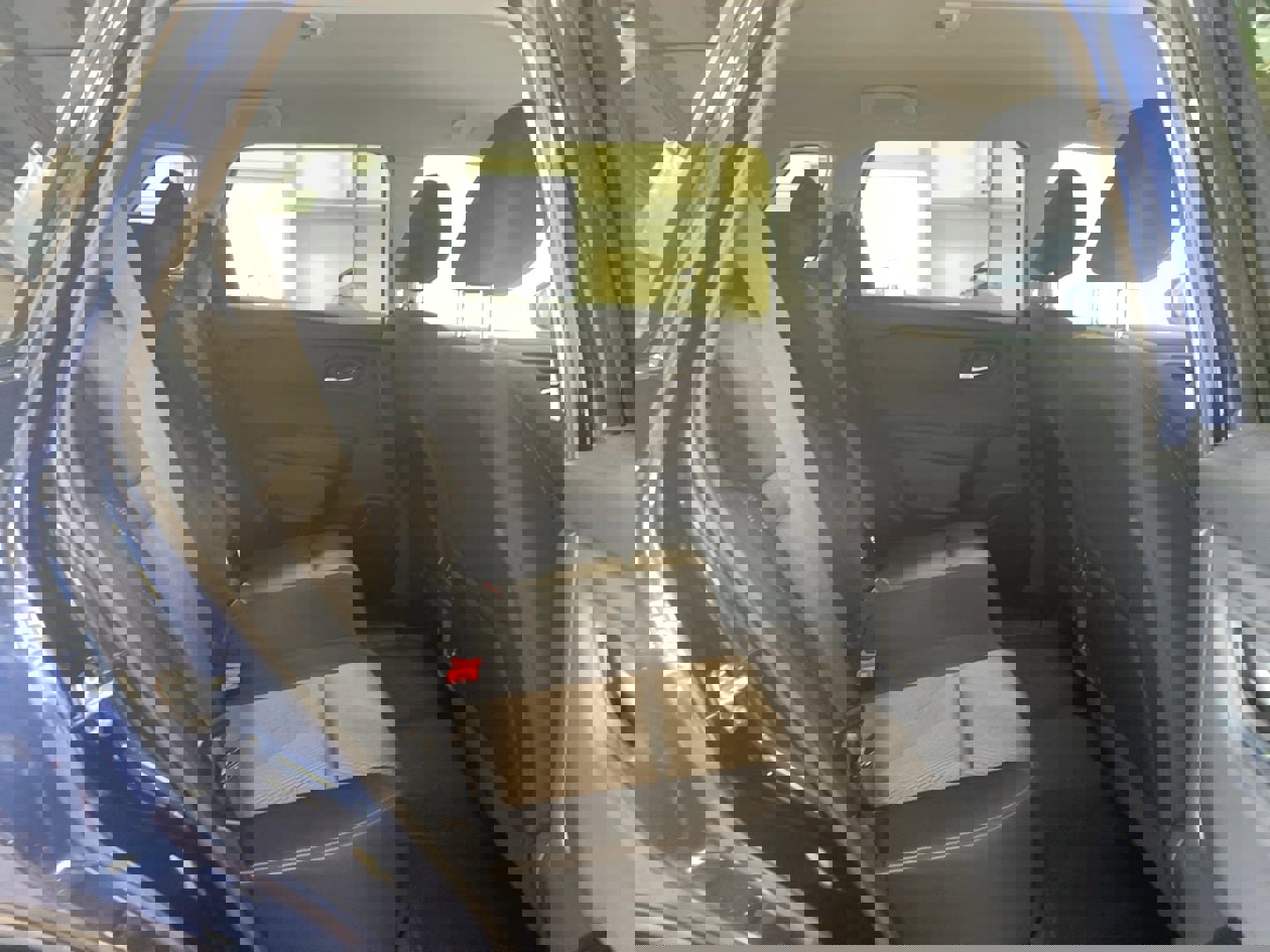 Used 2025 Nissan Rogue SV image 8