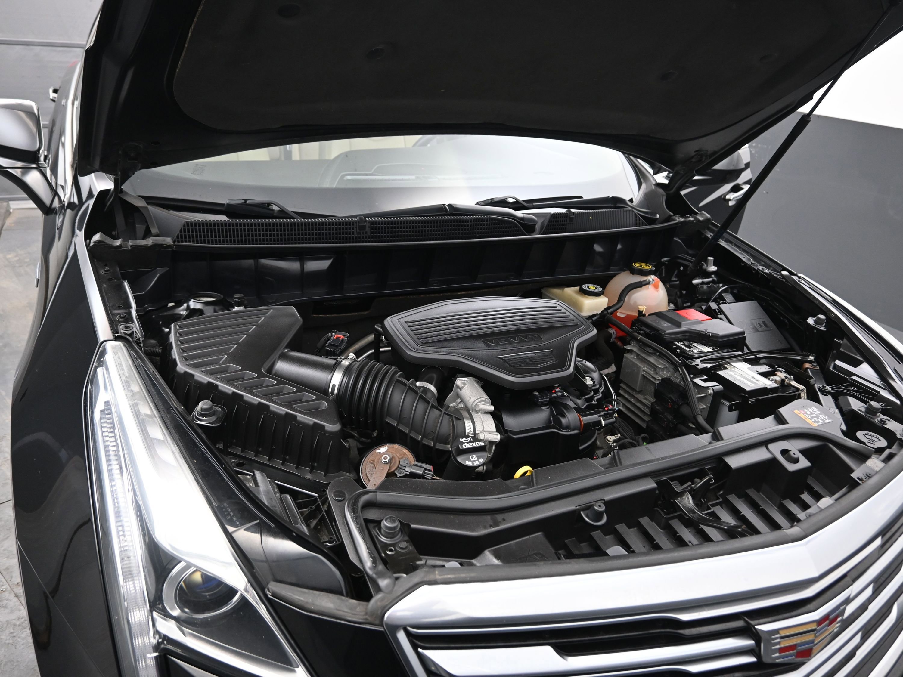 Used 2018 Cadillac XT5 Luxury w/ Driver Awareness Package image 20