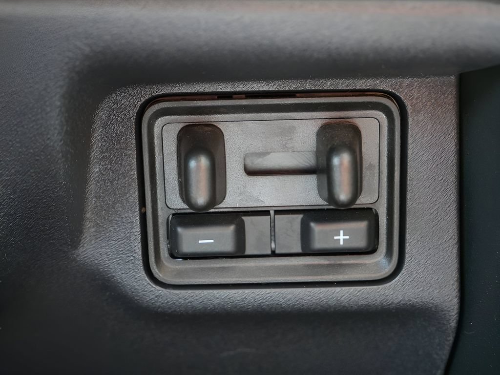 Used 2025 Ford Expedition Active AWD/4WD image 27
