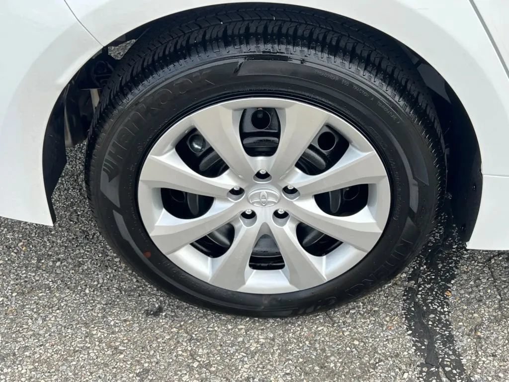 Used 2026 Toyota Corolla LE FWD image 37