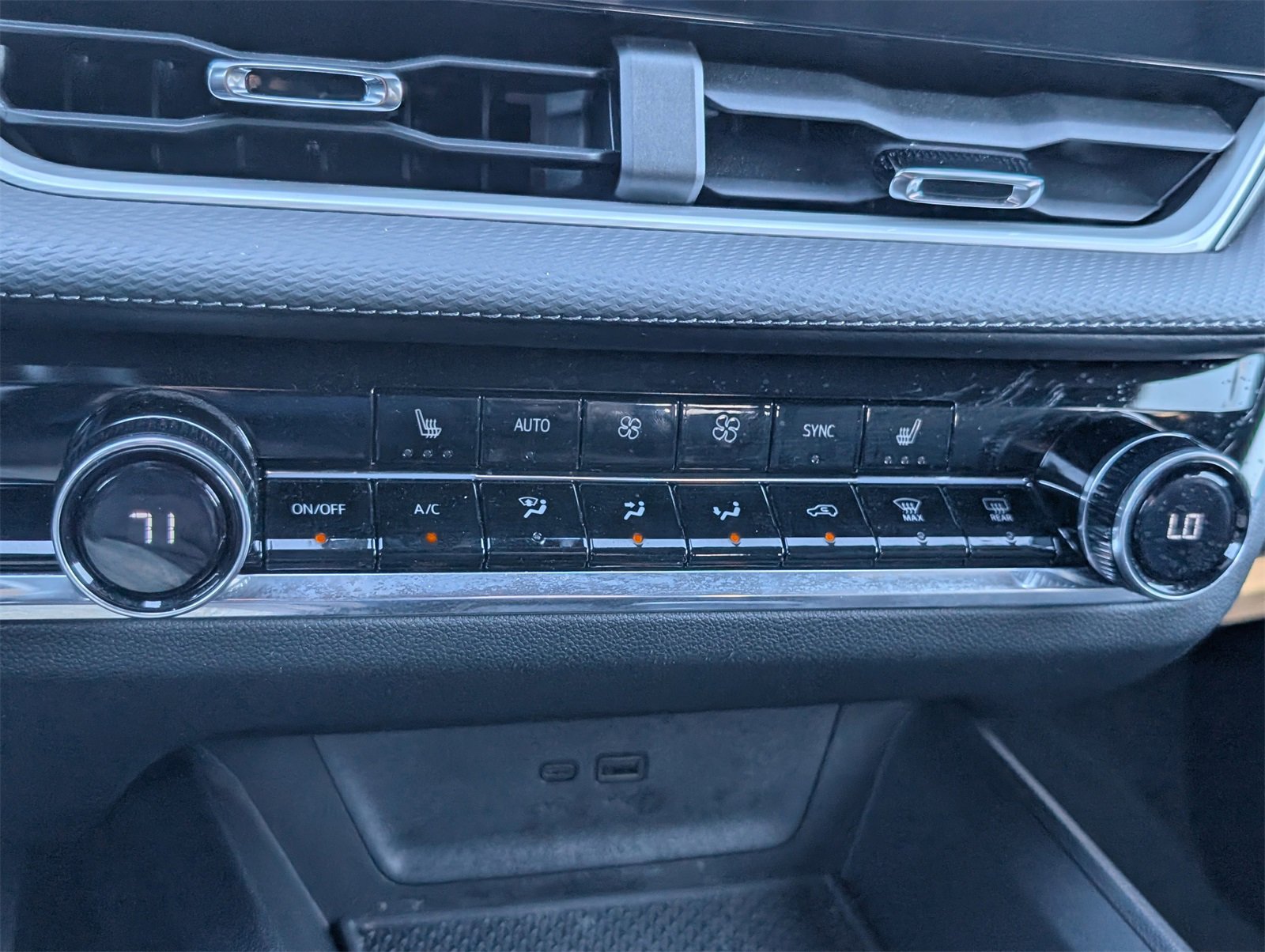 Used 2025 Chevrolet Equinox LT w/ Convenience Package II image 8