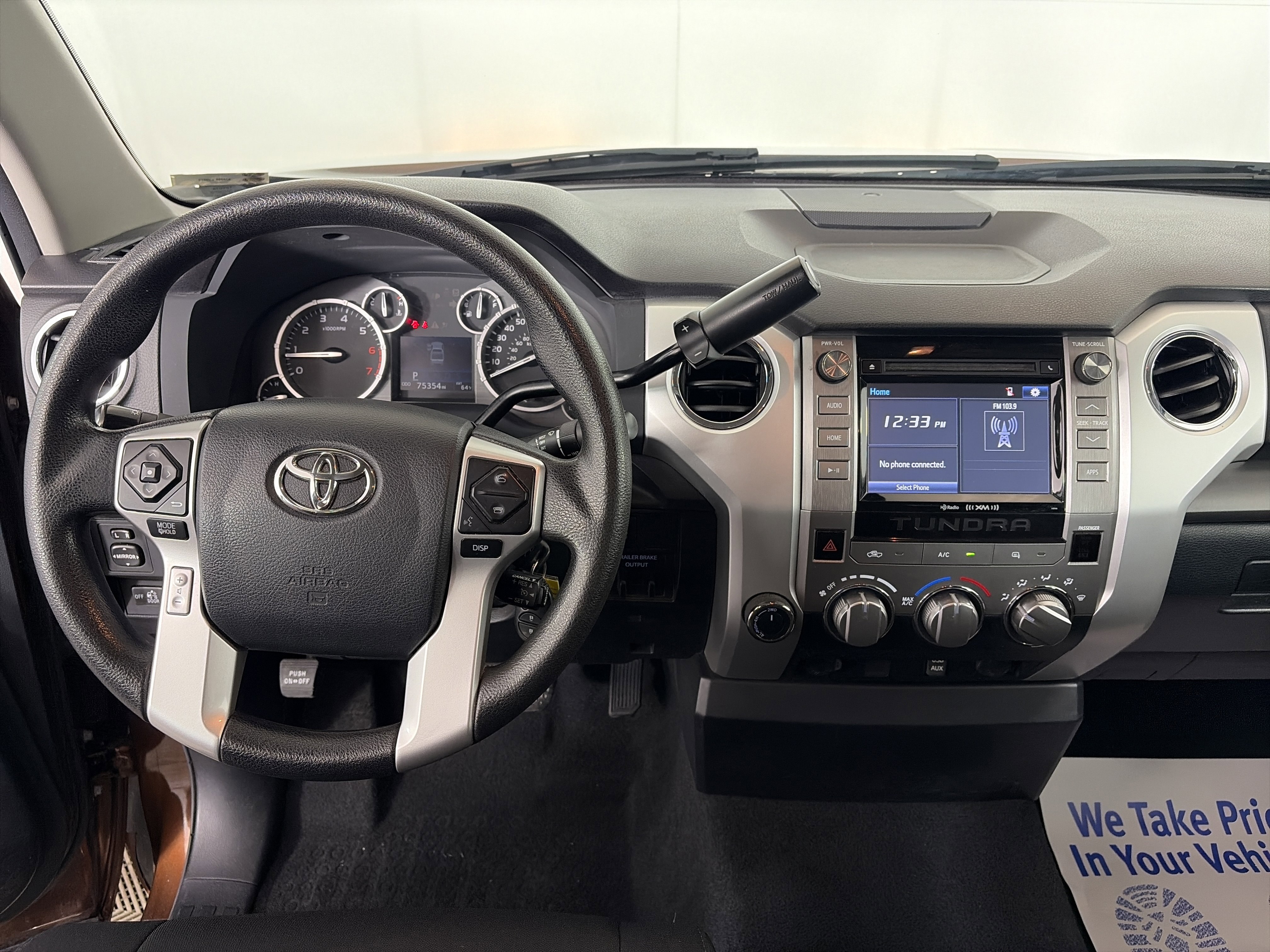 Used 2017 Toyota Tundra SR5 image 3