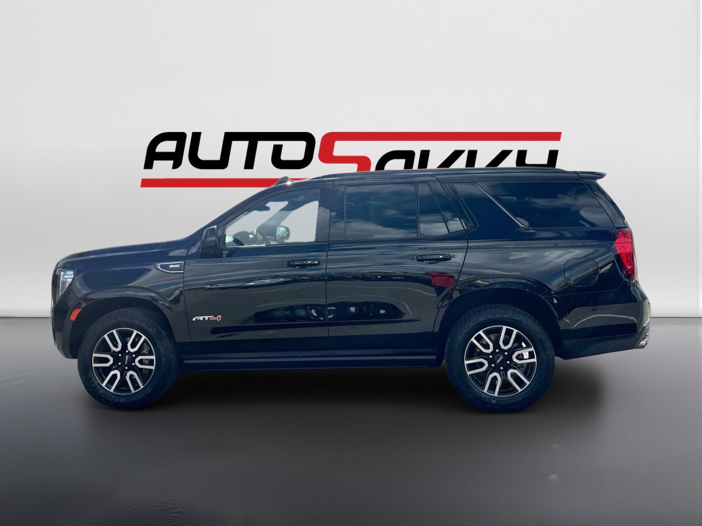 Used 2024 GMC Yukon AT4 AWD/4WD image 4