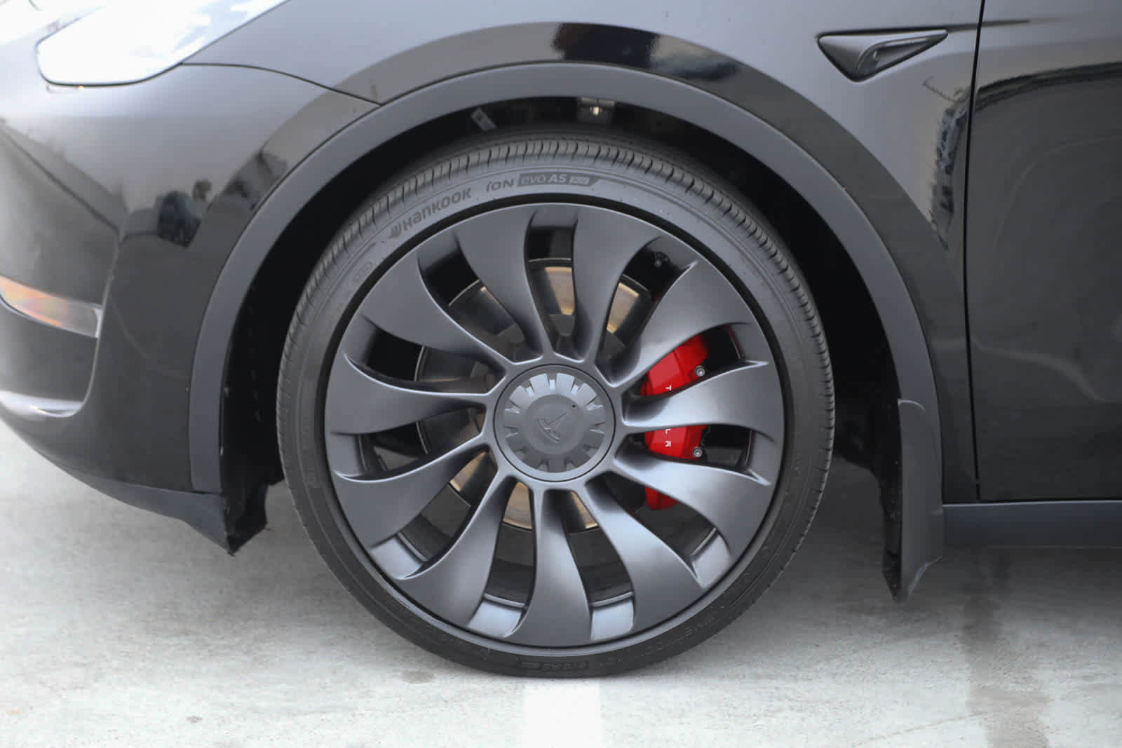 Used 2024 Tesla Model Y Performance AWD/4WD image 10