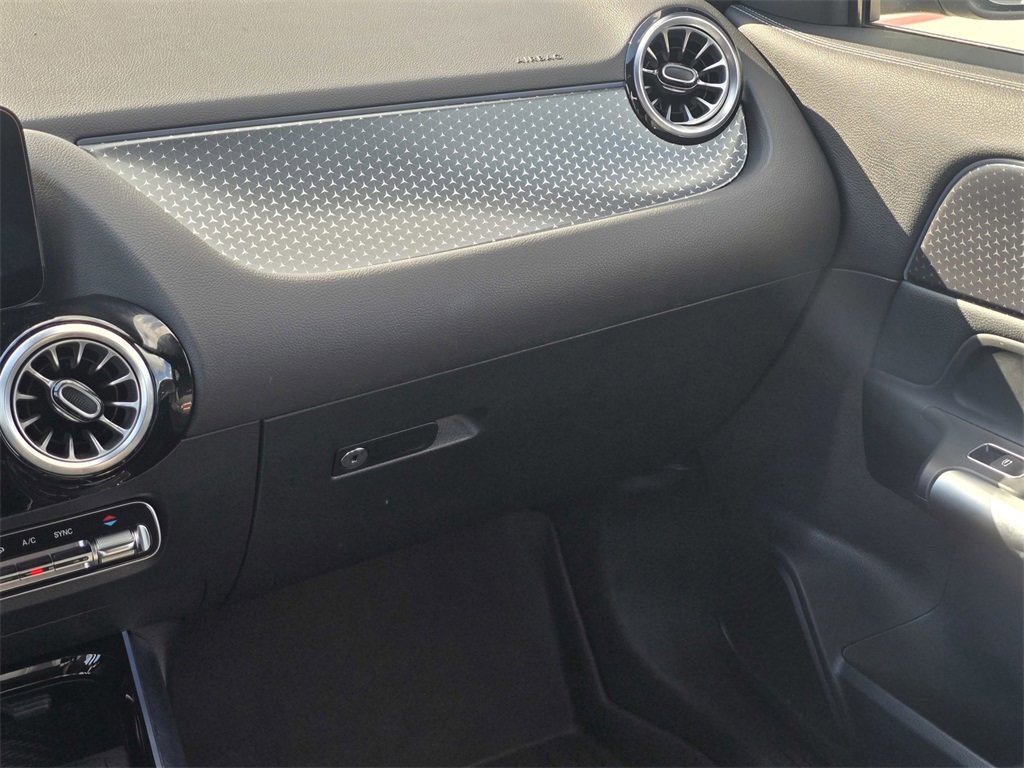 Used 2025 Mercedes-Benz GLA 250 image 19