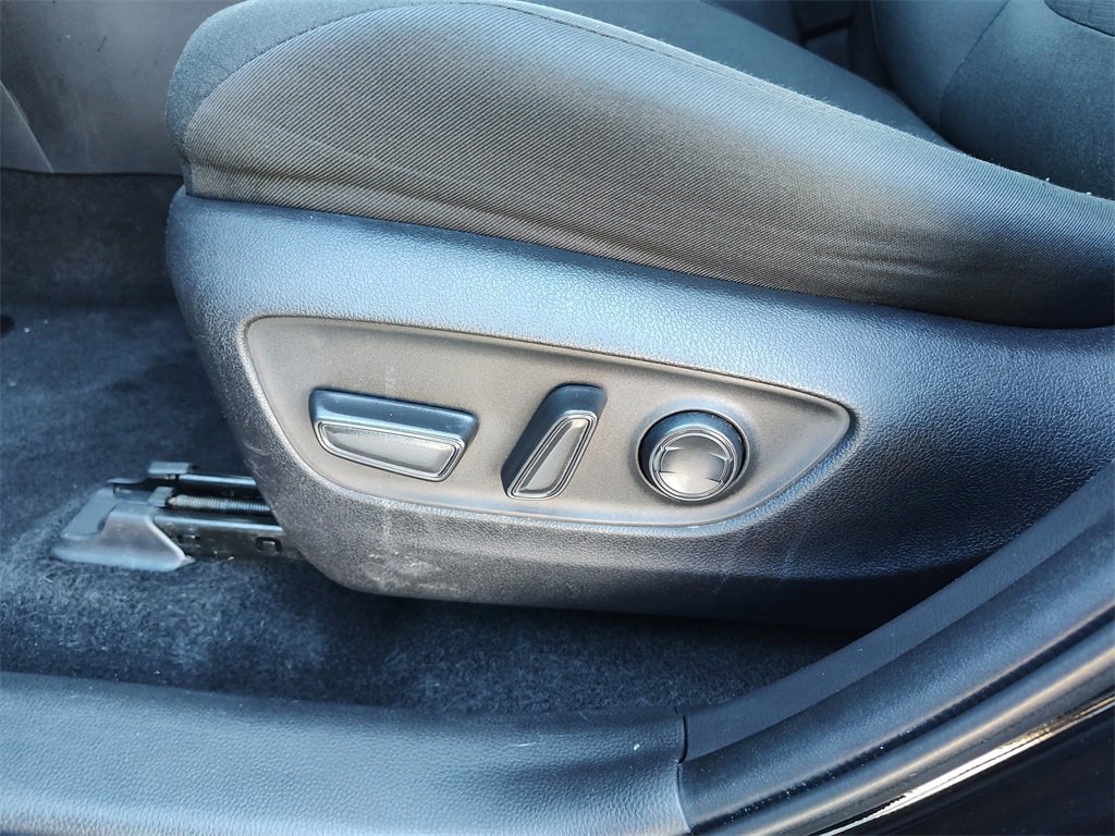 Used 2024 Toyota RAV4 XLE image 23