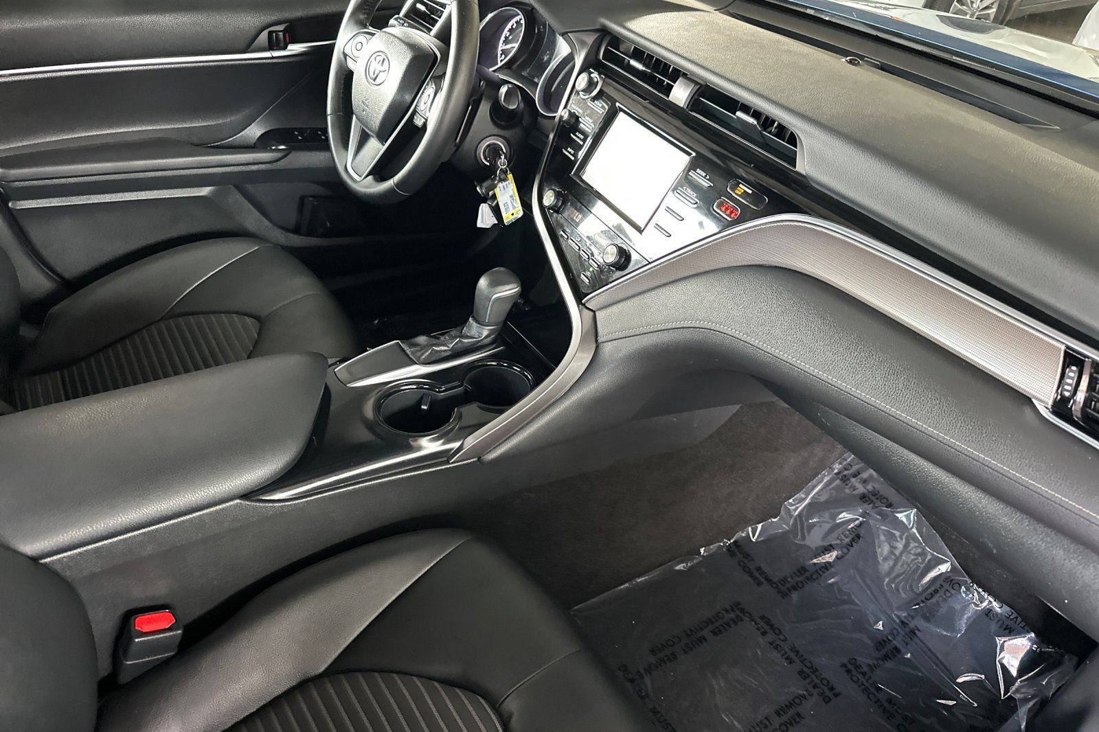 Used 2018 Toyota Camry SE FWD image 16