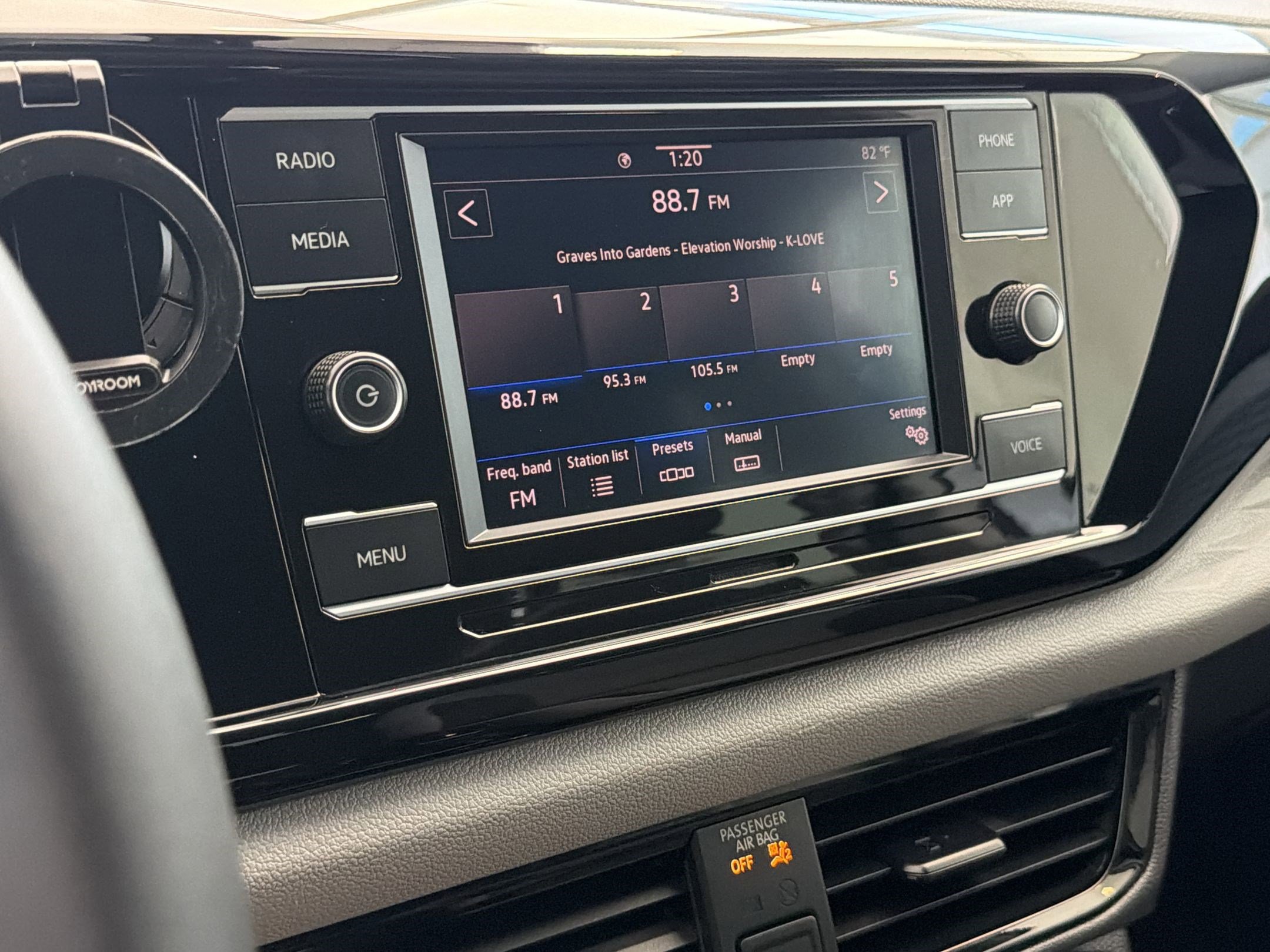 Used 2023 Volkswagen Taos S image 23